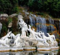 Atteone trasformato in cervo viene sbranato dai suoi cani - fontana della Reggia di Caserta