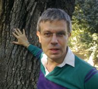 Antimo Palumbo sotto la Quercia delle Streghe - copyright IlRespiro.eu