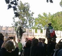 La manifestazione degli Alpini a Villa Borghese - copyright IlRespiro.eu