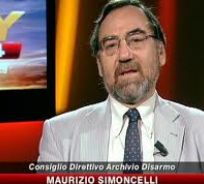 Maurizio Simoncelli e' docente, saggista, esperto di geopolitica dei conflitti e di industria militare, vicepresidente dell'Archivio Disarmo. Ha collaborato come consulente con l'Archivio Storico della Camera dei Deputati