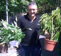 Paolo Borelli e' fioraio e giardiniere a Roma