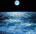 Luna piena e tamburi sul mare