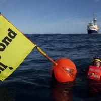 Mare del Nord, la protesta di greenpeace contro le trivellazioni petrolifere.
