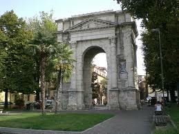 In pericolo gli alberi dell'Arco dei Gavi, a Verona